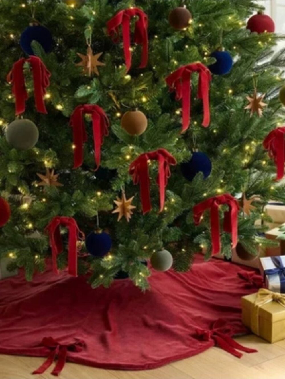 Velvet Bow Christmas Tree Skirt Red Threshold Studio McGee NWOT